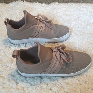 Steve Madden pink tennis shoes